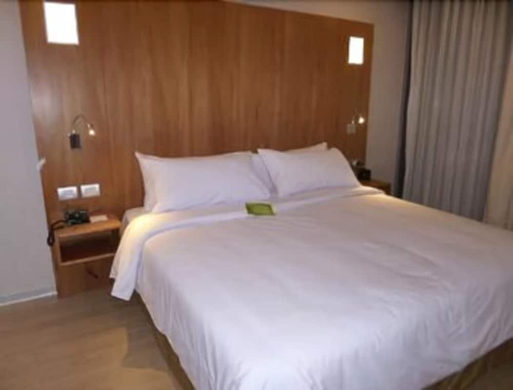 รามาดา อองคอร์ ลิมา ซานอิซิโดร Hotel ภายนอก รูปภาพ