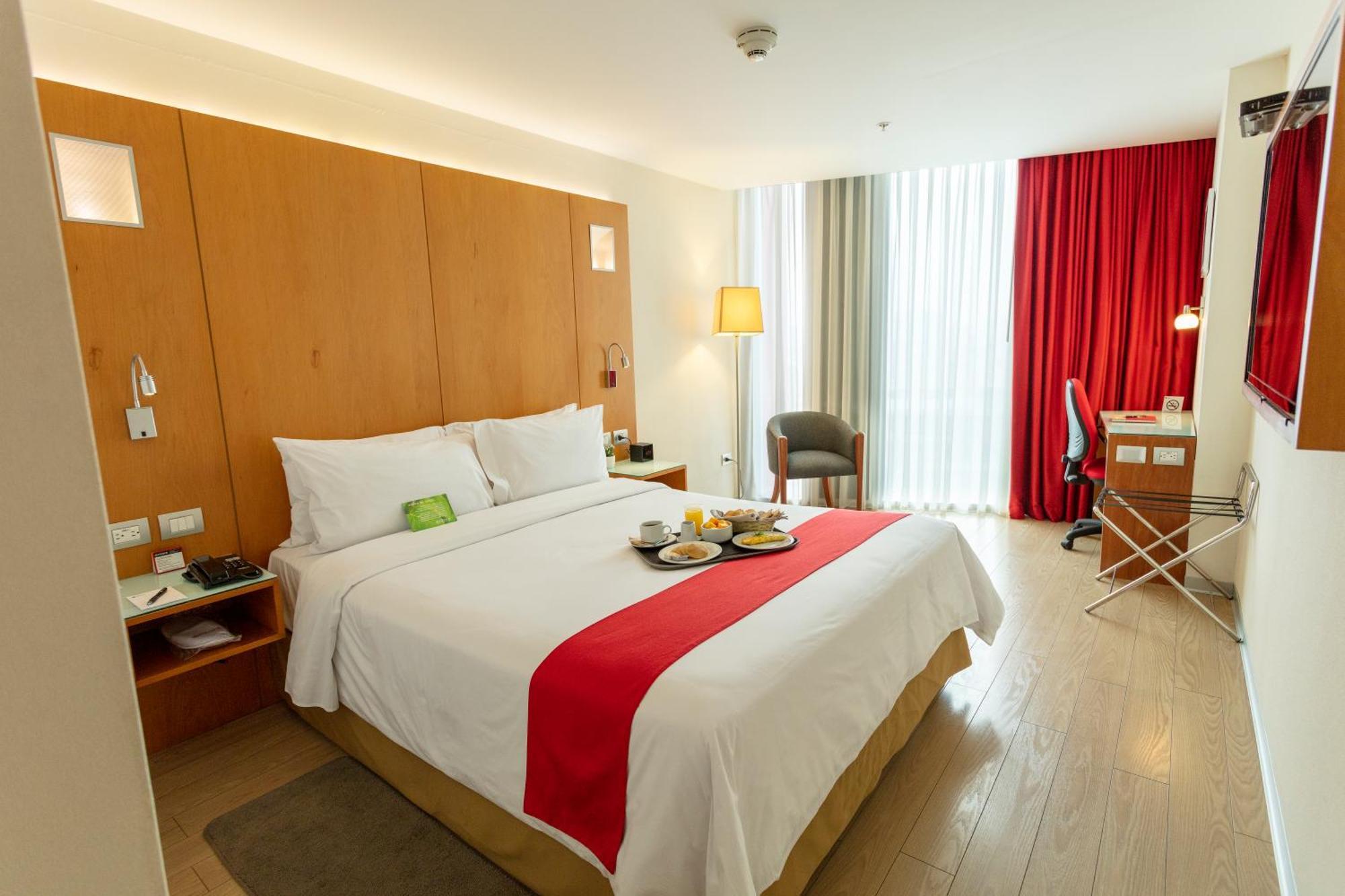 รามาดา อองคอร์ ลิมา ซานอิซิโดร Hotel ภายนอก รูปภาพ